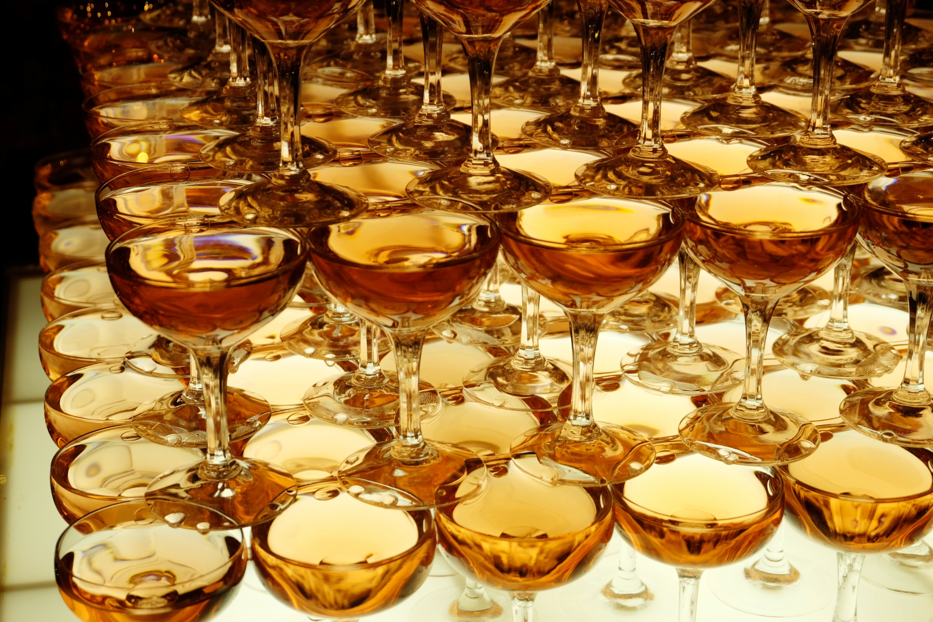 シャンパンタワー（グラスタワー）