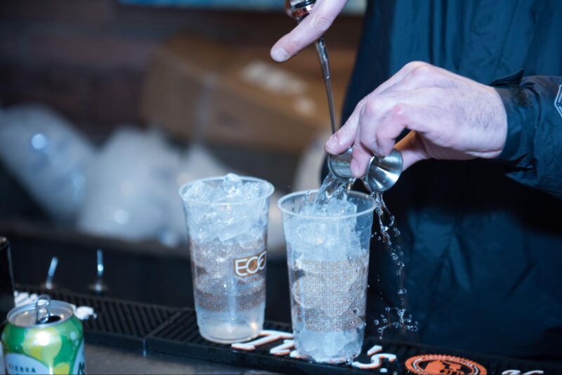 カクテルを作る