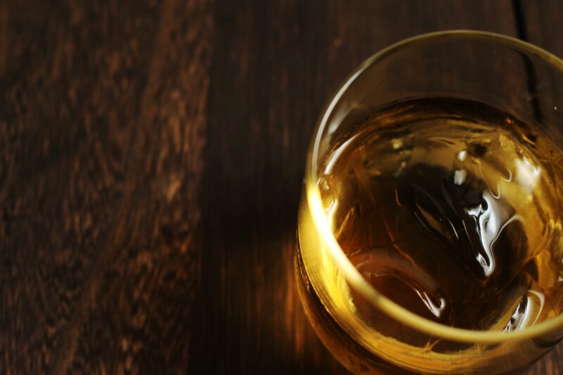 氷入りウイスキーグラス