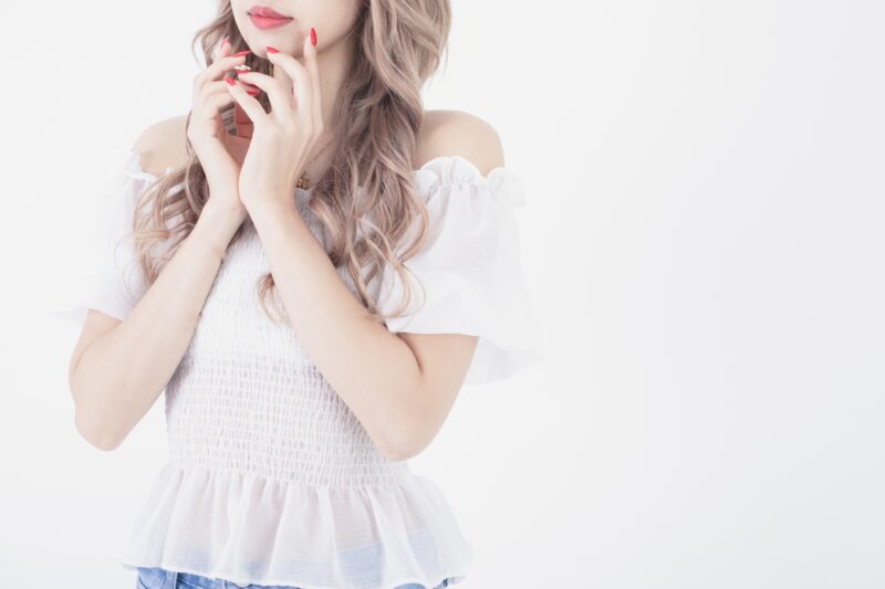 巻き髪の綺麗な女性