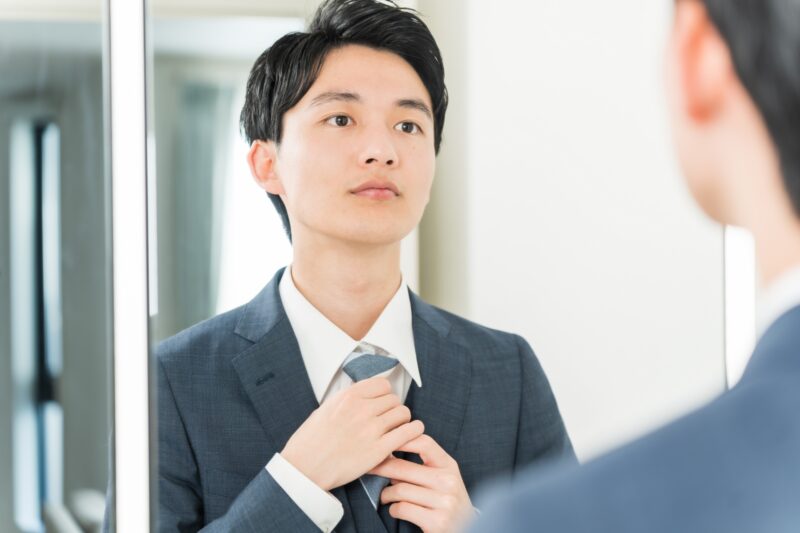 身だしなみや言葉遣いに気を付けるのイメージ