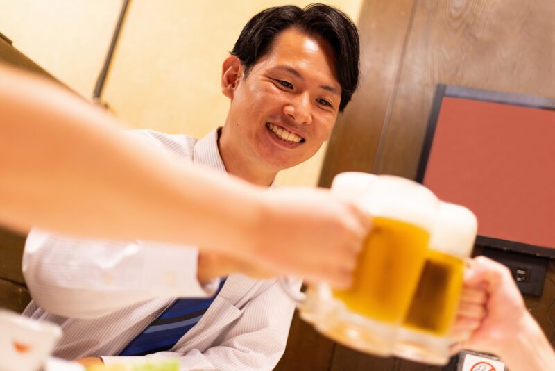 接待会食の当日の流れとマナーのイメージ